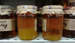 Почему расслаивается мед при хранении